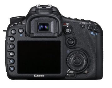 Canon EOS 7D SLR-Digitalkamera (18 Megapixel, 7,6 cm (3 Zoll) LCD-Display, LiveView, FullHD-Movie) inkl. EF-S 18-135mm IS LENS-KIT - 1