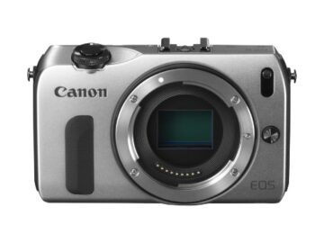 Canon EOS M kompakte Systemkamera (18 Megapixel, 7,6 cm (3 Zoll) Display, Full HD, Touch-Display) Kit inkl. EF-M 18-55mm 1:3,5-5,6 IS STM und Speedlite 90EX silber - 2