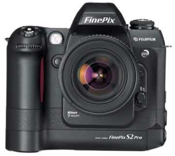 Fuji FinePix S2 Pro Digitalkamera (6,17 Megapixel) (nur Gehäuse) - 2