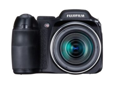 FujiFilm FinePix S 2000HD (10 Megapixel, 15-fach opt. Zoom, 6,9 cm (2,7 Zoll) Display, Bildstabilisator) schwarz - 1