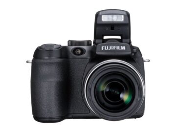 Fujifilm FinePix S1500 Digitalkamera (10 Megapixel, 12fach opt. Zoom, 2.7'' Display, Bildstabilisator) schwarz - 3