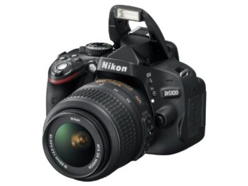 Nikon D5100 SLR-Digitalkamera (16 Megapixel, 7.5 cm (3 Zoll) schwenk- und drehbarer Monitor, Live-View, Full-HD-Videofunktion) Kit inkl. AF-S DX 18-55 mm VR (bildstb.) - 6