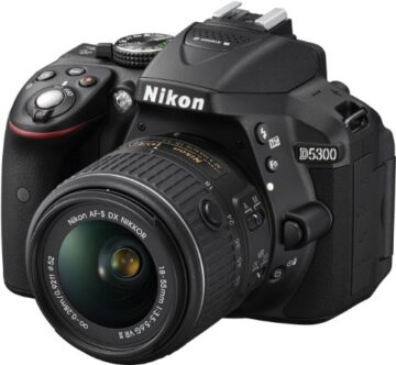 Nikon D5300 SLR-Digitalkamera (24,2 Megapixel, 8,1 cm (3,2 Zoll) LCD-Display, Full HD, HDMI, WiFi, GPS, AF-System mit 39 Messfeldern) Kit inkl. AF-S DX 18-55 VR II Objektiv schwarz - 7