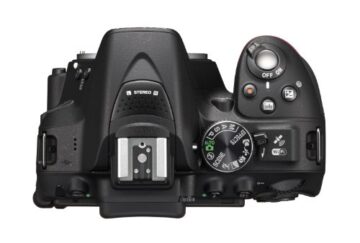 Nikon D5300 SLR-Digitalkamera (24,2 Megapixel, 8,1 cm (3,2 Zoll) LCD-Display, Full HD, HDMI, WiFi, GPS, AF-System mit 39 Messfeldern) nur Gehäuse schwarz - 3