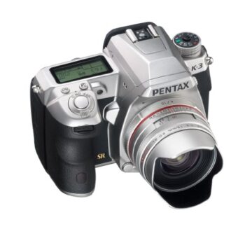 Pentax K-3 Premium Edition SLR-Digitalkamera (24 Megapixel, 8,1 cm (3,2 Zoll) LCD-Display, Live View, Full HD) inkl. Handgriff/Ersatzakku silber - 2