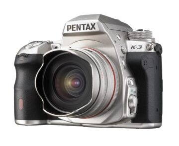 Pentax K-3 Premium Edition SLR-Digitalkamera (24 Megapixel, 8,1 cm (3,2 Zoll) LCD-Display, Live View, Full HD) inkl. Handgriff/Ersatzakku silber - 3