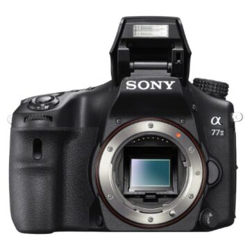 Sony ILCA Alpha 77 IIQ SLR-Digitalkamera (24,3 Megapixel EXMOR APS-C CMOS-Sensor, 7,6 cm (3 Zoll) LCD-Display, XGA, 79-Phasen AF-Messfelder, 12 Bilder/Sek, Full HD, WiFi / NFC, HDMI) mit OLED-Sucher und Autofokus  inkl. SAL-1650 Objektiv - 2